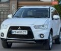 Белый Мицубиси Аутлендер, объемом двигателя 3 л и пробегом 269 тыс. км за 10500 $, фото 1 на Automoto.ua