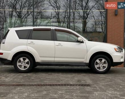 Білий Міцубісі Аутлендер, об'ємом двигуна 2 л та пробігом 248 тис. км за 10490 $, фото 7 на Automoto.ua