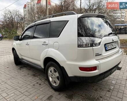 Белый Мицубиси Аутлендер, объемом двигателя 2.35 л и пробегом 192 тыс. км за 9300 $, фото 4 на Automoto.ua