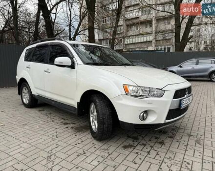 Белый Мицубиси Аутлендер, объемом двигателя 2.35 л и пробегом 192 тыс. км за 9300 $, фото 6 на Automoto.ua