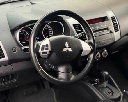 Белый Мицубиси Аутлендер, объемом двигателя 2 л и пробегом 248 тыс. км за 10490 $, фото 14 на Automoto.ua