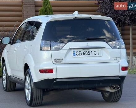 Белый Мицубиси Аутлендер, объемом двигателя 3 л и пробегом 269 тыс. км за 10500 $, фото 23 на Automoto.ua