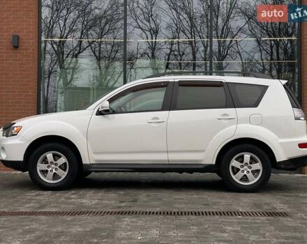 Білий Міцубісі Аутлендер, об'ємом двигуна 2 л та пробігом 248 тис. км за 10490 $, фото 8 на Automoto.ua