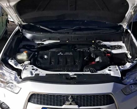 Белый Мицубиси Аутлендер, объемом двигателя 2.27 л и пробегом 191 тыс. км за 10999 $, фото 29 на Automoto.ua