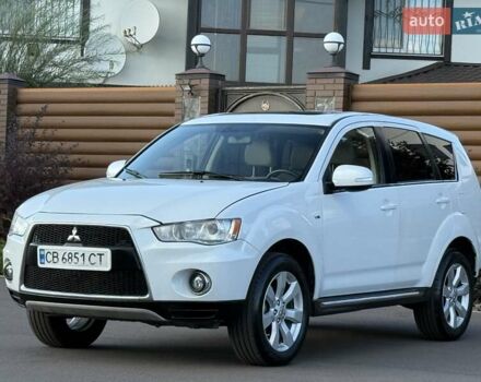 Белый Мицубиси Аутлендер, объемом двигателя 3 л и пробегом 269 тыс. км за 10500 $, фото 6 на Automoto.ua