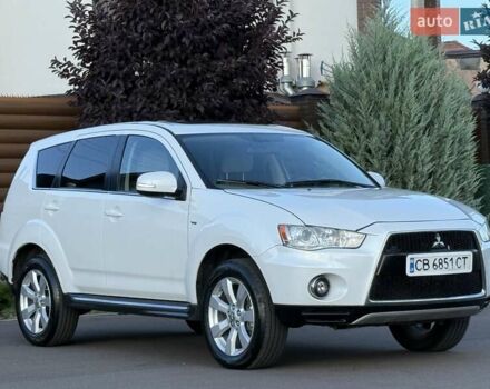 Белый Мицубиси Аутлендер, объемом двигателя 3 л и пробегом 269 тыс. км за 10500 $, фото 16 на Automoto.ua