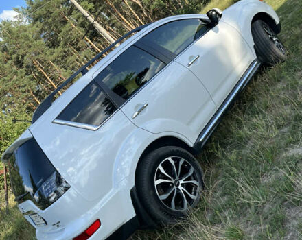 Белый Мицубиси Аутлендер, объемом двигателя 2.4 л и пробегом 170 тыс. км за 14500 $, фото 3 на Automoto.ua