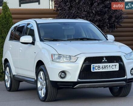 Белый Мицубиси Аутлендер, объемом двигателя 3 л и пробегом 269 тыс. км за 10500 $, фото 12 на Automoto.ua