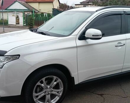 Білий Міцубісі Аутлендер, об'ємом двигуна 2.4 л та пробігом 112 тис. км за 15000 $, фото 3 на Automoto.ua