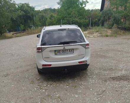 Білий Міцубісі Аутлендер, об'ємом двигуна 2 л та пробігом 236 тис. км за 9600 $, фото 9 на Automoto.ua