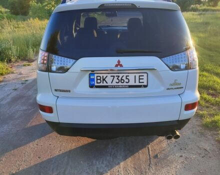 Білий Міцубісі Аутлендер, об'ємом двигуна 2.3 л та пробігом 210 тис. км за 13000 $, фото 3 на Automoto.ua