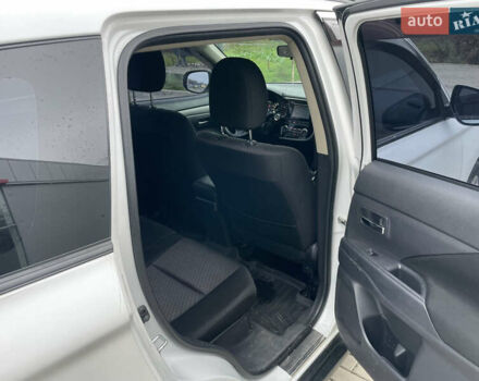 Білий Міцубісі Аутлендер, об'ємом двигуна 2 л та пробігом 194 тис. км за 9200 $, фото 14 на Automoto.ua