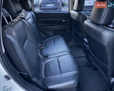 Білий Міцубісі Аутлендер, об'ємом двигуна 2.4 л та пробігом 154 тис. км за 12999 $, фото 13 на Automoto.ua