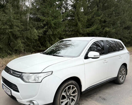 Білий Міцубісі Аутлендер, об'ємом двигуна 2 л та пробігом 150 тис. км за 11000 $, фото 1 на Automoto.ua