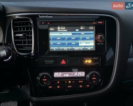 Білий Міцубісі Аутлендер, об'ємом двигуна 2.4 л та пробігом 154 тис. км за 12999 $, фото 18 на Automoto.ua