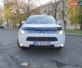 Белый Мицубиси Аутлендер, объемом двигателя 2 л и пробегом 344 тыс. км за 9999 $, фото 14 на Automoto.ua