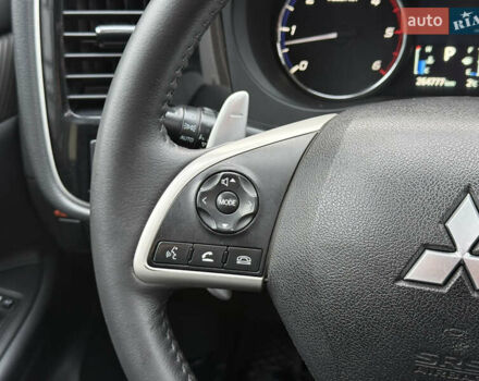 Белый Мицубиси Аутлендер, объемом двигателя 2.27 л и пробегом 264 тыс. км за 13500 $, фото 19 на Automoto.ua