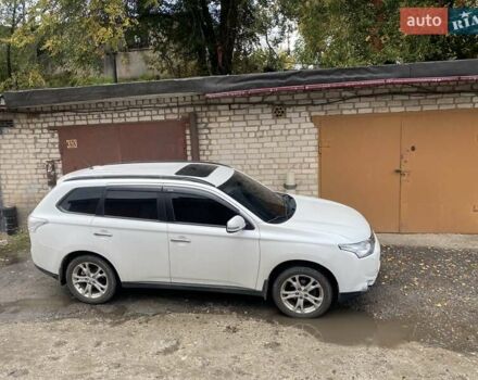 Белый Мицубиси Аутлендер, объемом двигателя 2.36 л и пробегом 152 тыс. км за 11500 $, фото 9 на Automoto.ua