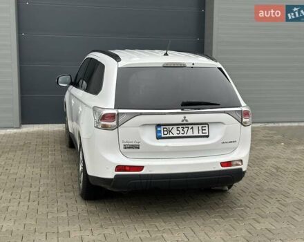 Білий Міцубісі Аутлендер, об'ємом двигуна 2.27 л та пробігом 177 тис. км за 11650 $, фото 6 на Automoto.ua