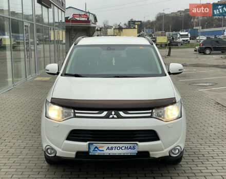 Білий Міцубісі Аутлендер, об'ємом двигуна 2 л та пробігом 194 тис. км за 9200 $, фото 1 на Automoto.ua