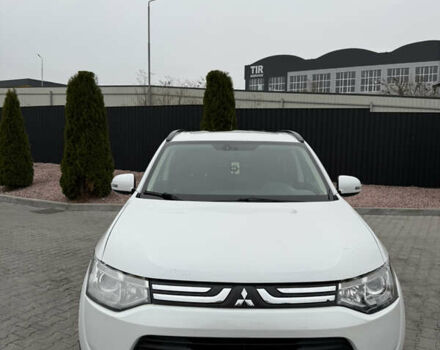 Белый Мицубиси Аутлендер, объемом двигателя 2.2 л и пробегом 262 тыс. км за 12800 $, фото 2 на Automoto.ua
