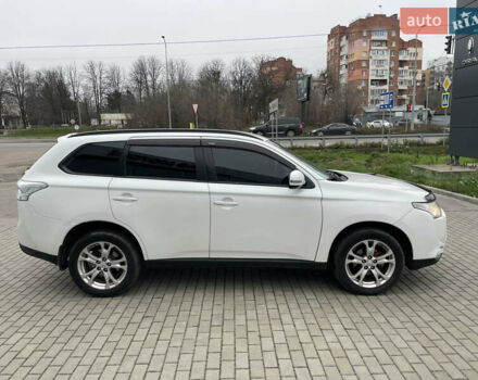 Білий Міцубісі Аутлендер, об'ємом двигуна 2 л та пробігом 194 тис. км за 9200 $, фото 3 на Automoto.ua