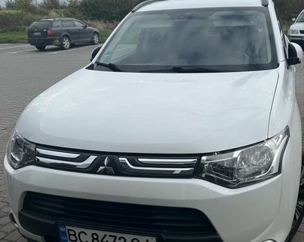 Білий Міцубісі Аутлендер, об'ємом двигуна 2.3 л та пробігом 215 тис. км за 12800 $, фото 2 на Automoto.ua