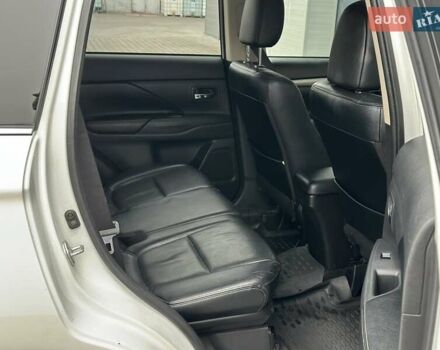 Білий Міцубісі Аутлендер, об'ємом двигуна 2.27 л та пробігом 177 тис. км за 11650 $, фото 2 на Automoto.ua