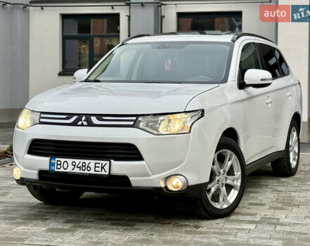 Белый Мицубиси Аутлендер, объемом двигателя 2.27 л и пробегом 264 тыс. км за 13500 $, фото 1 на Automoto.ua