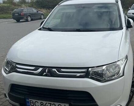 Білий Міцубісі Аутлендер, об'ємом двигуна 2.27 л та пробігом 215 тис. км за 12800 $, фото 1 на Automoto.ua