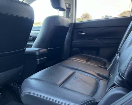 Білий Міцубісі Аутлендер, об'ємом двигуна 2.27 л та пробігом 215 тис. км за 12800 $, фото 17 на Automoto.ua