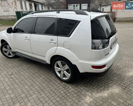 Белый Мицубиси Аутлендер, объемом двигателя 2.4 л и пробегом 180 тыс. км за 12500 $, фото 2 на Automoto.ua