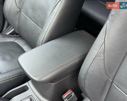 Белый Мицубиси Аутлендер, объемом двигателя 2.27 л и пробегом 264 тыс. км за 13500 $, фото 31 на Automoto.ua