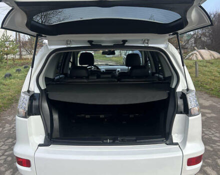 Белый Мицубиси Аутлендер, объемом двигателя 2.2 л и пробегом 226 тыс. км за 10999 $, фото 8 на Automoto.ua