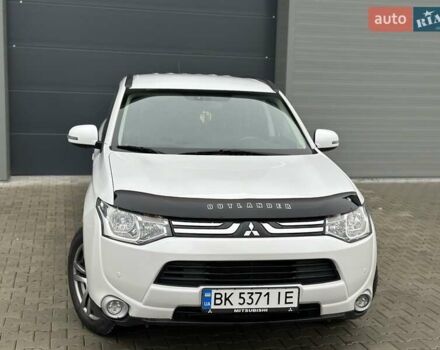 Білий Міцубісі Аутлендер, об'ємом двигуна 2.27 л та пробігом 177 тис. км за 11650 $, фото 5 на Automoto.ua