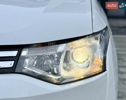 Белый Мицубиси Аутлендер, объемом двигателя 2.27 л и пробегом 264 тыс. км за 13500 $, фото 53 на Automoto.ua