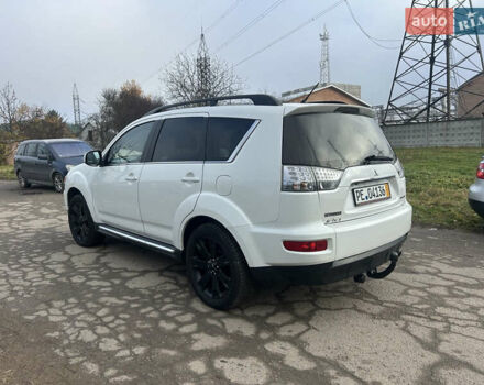 Белый Мицубиси Аутлендер, объемом двигателя 2.2 л и пробегом 226 тыс. км за 10999 $, фото 5 на Automoto.ua