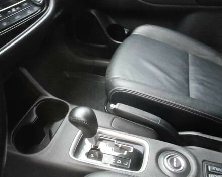 Білий Міцубісі Аутлендер, об'ємом двигуна 2.4 л та пробігом 112 тис. км за 15000 $, фото 8 на Automoto.ua