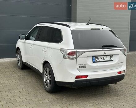 Білий Міцубісі Аутлендер, об'ємом двигуна 2.27 л та пробігом 177 тис. км за 11650 $, фото 4 на Automoto.ua
