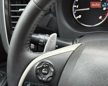 Белый Мицубиси Аутлендер, объемом двигателя 2.27 л и пробегом 264 тыс. км за 13500 $, фото 8 на Automoto.ua