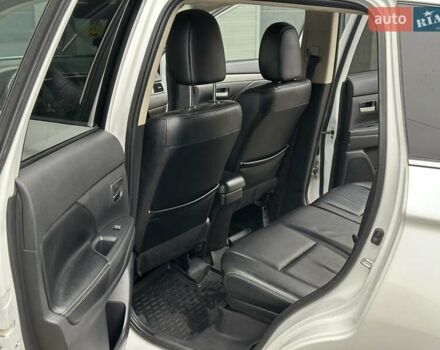 Білий Міцубісі Аутлендер, об'ємом двигуна 2.27 л та пробігом 177 тис. км за 11650 $, фото 13 на Automoto.ua