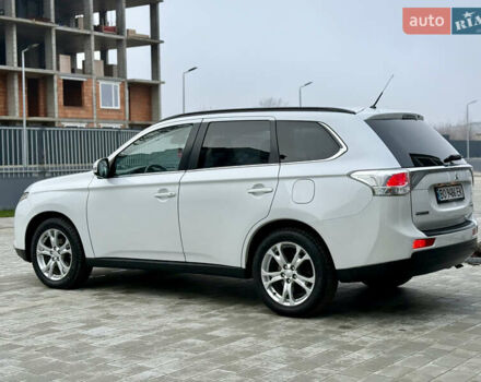 Белый Мицубиси Аутлендер, объемом двигателя 2.27 л и пробегом 264 тыс. км за 13500 $, фото 62 на Automoto.ua