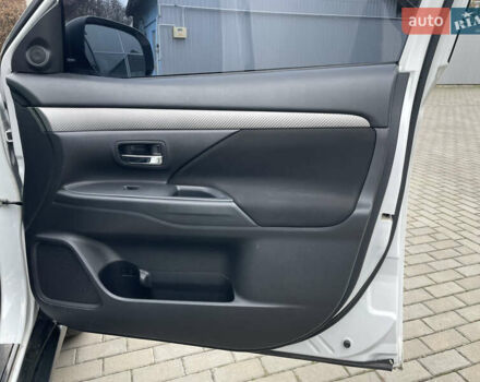 Білий Міцубісі Аутлендер, об'ємом двигуна 2 л та пробігом 194 тис. км за 9200 $, фото 20 на Automoto.ua