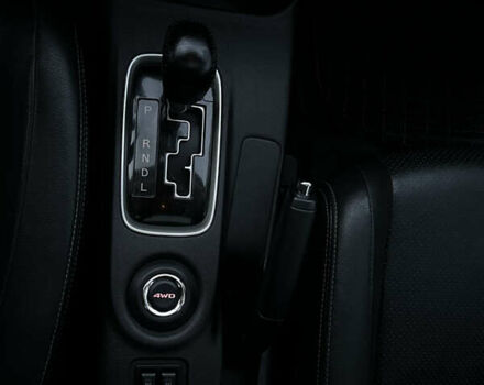 Белый Мицубиси Аутлендер, объемом двигателя 2.36 л и пробегом 76 тыс. км за 15000 $, фото 5 на Automoto.ua