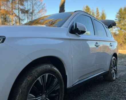 Білий Міцубісі Аутлендер, об'ємом двигуна 2.3 л та пробігом 215 тис. км за 12800 $, фото 9 на Automoto.ua