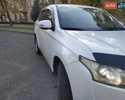 Белый Мицубиси Аутлендер, объемом двигателя 2 л и пробегом 344 тыс. км за 9999 $, фото 20 на Automoto.ua