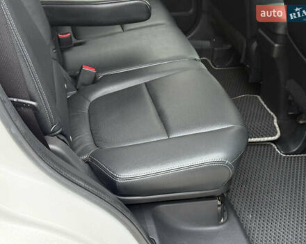 Белый Мицубиси Аутлендер, объемом двигателя 2.27 л и пробегом 264 тыс. км за 13500 $, фото 28 на Automoto.ua