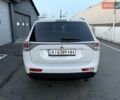 Білий Міцубісі Аутлендер, об'ємом двигуна 2.4 л та пробігом 154 тис. км за 12999 $, фото 6 на Automoto.ua