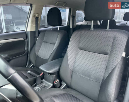 Білий Міцубісі Аутлендер, об'ємом двигуна 2 л та пробігом 194 тис. км за 9200 $, фото 10 на Automoto.ua