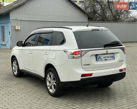 Білий Міцубісі Аутлендер, об'ємом двигуна 2 л та пробігом 194 тис. км за 9200 $, фото 6 на Automoto.ua